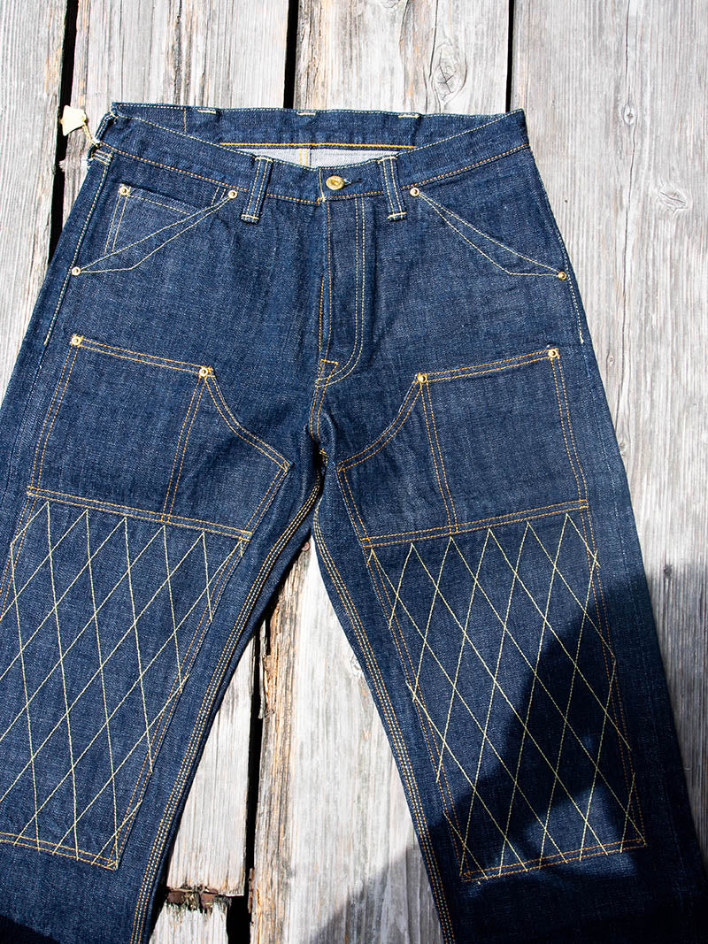 1606 W Knee Standard Dirt Denim