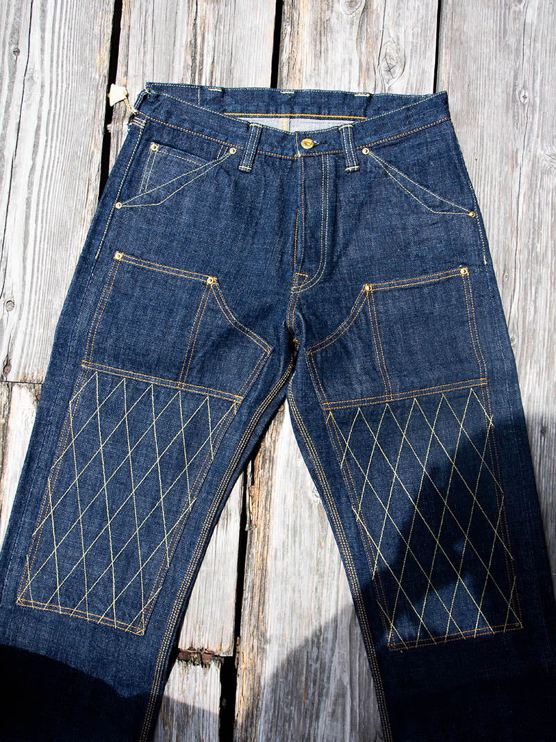 1606 W Knee Standard Dirt Denim