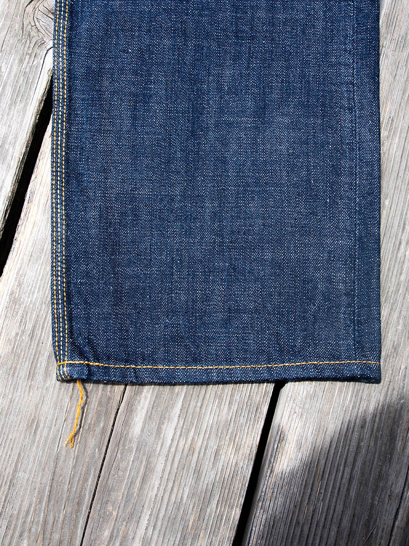 1606 W Knee Standard Dirt Denim