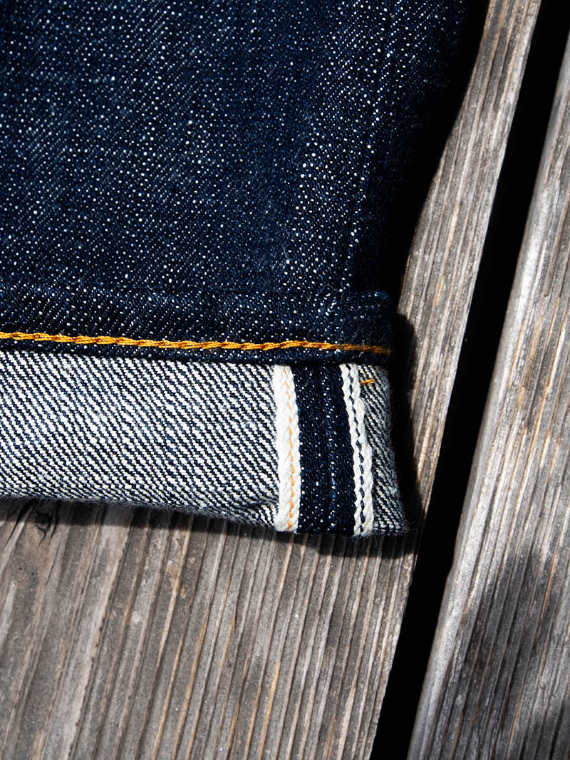 1606 W Knee Standard Dirt Denim