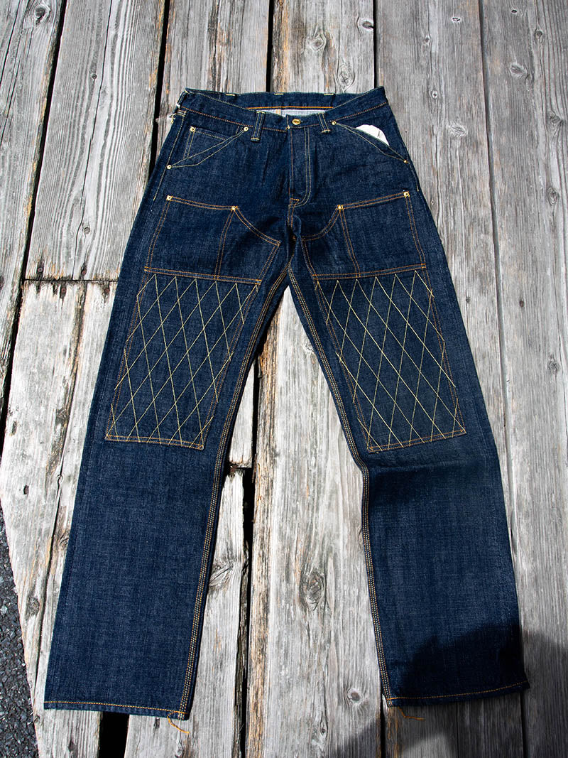 1606 W Knee Standard Dirt Denim