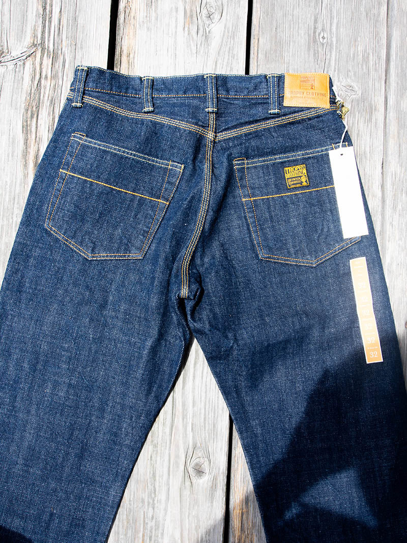 1606 W Knee Standard Dirt Denim