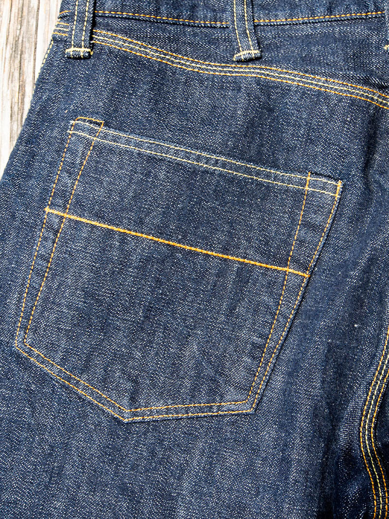 1606 W Knee Standard Dirt Denim